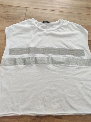 White sleeveless top with silver details, like new, size S