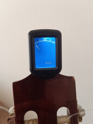 Guitar tuner