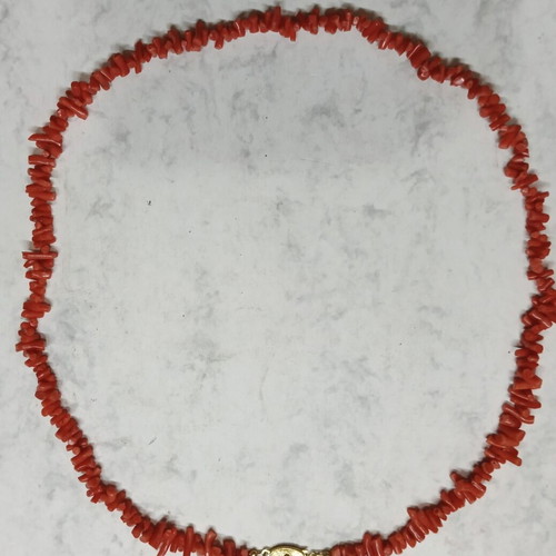Coral necklace with gold-plated clasp like new, high-quality vintage