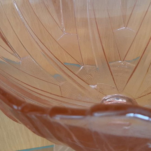Bowl Sunkist pink glass collectible, used