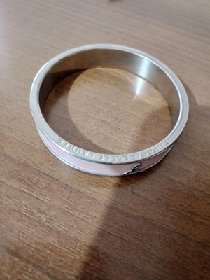 Estee Lauder x Dukas Pink Ribbon bracelet like new, pink
