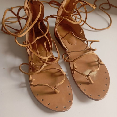 Zara leather women's sandals size 39, beige