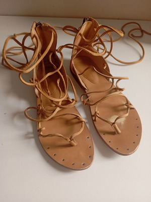 Zara leather women's sandals size 39, beige