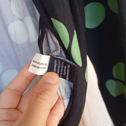 Diane Von Furstenberg wrap dress silk like new, black with green circles