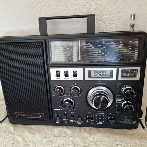 Grundig Satellite 1400 Professional radio like new