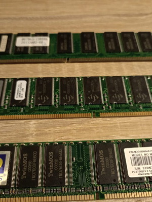 DDR 256 MB RAM set used, 3 x 256 MB modules