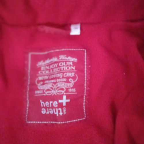 Jacket with hood for 5 years like new, red with fur trim