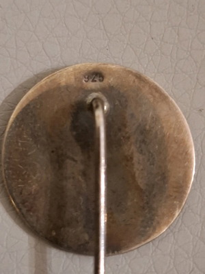 Silver pin used collectible