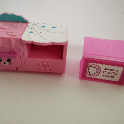 Shopkins figures used, pack of 21 pieces