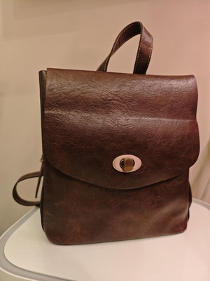 Thiros brown backpack like new