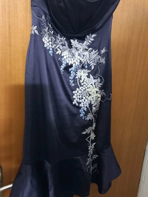 Dress like new, size M, slim fit