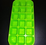 Plastic ice cube tray like new