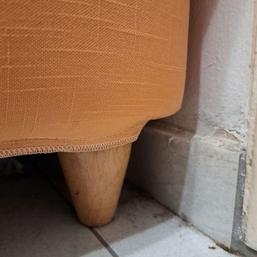 Single bed like new with mattress and free wall cushion