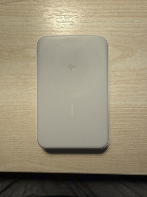 Anker MagGo Power Bank 10K in very good condition