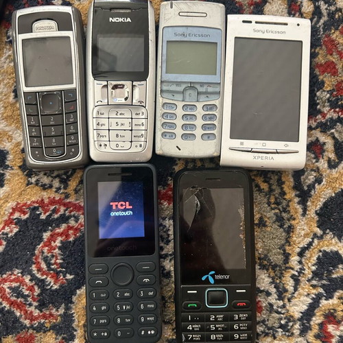 Set of phones for parts used, without batteries