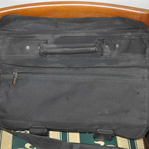 Laptop bag like new, black with multiple compartments