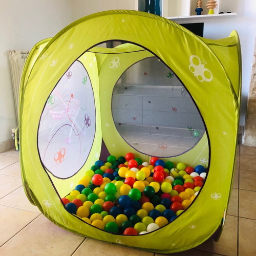 Ludi pop up cube play tent with balls used
