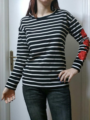 Striped long-sleeve top black and white with red embroidery Esprit like new XS-S
