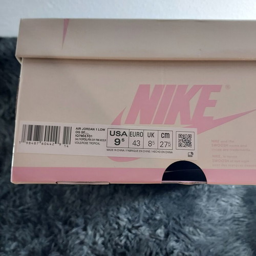 Jordan Retro Low OG SP Travis Scott sneakers, pink