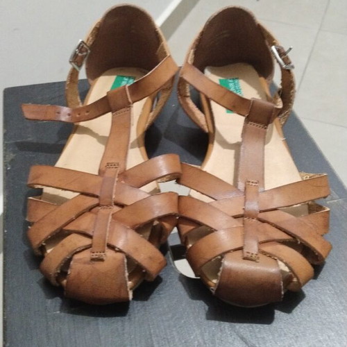 Children's brown sandals size 35