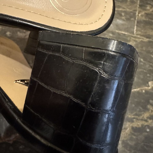 Laura Biagiotti low heel sandals size 39 black like new
