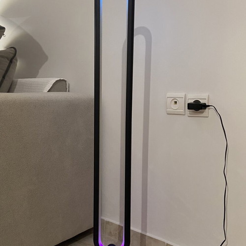 Led floor lamp like new with various settings and calculator
