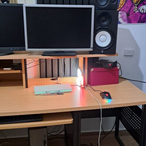 Studio Producer Station Desk like new