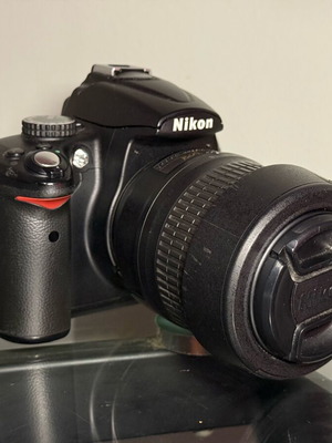 Nikon D5100 DSLR με φακό VR Nikkor 18-55mm σαν καινούργιο