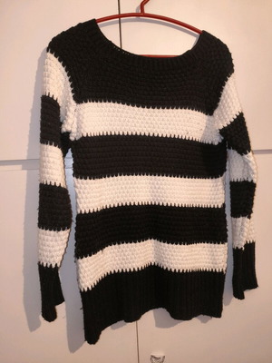 Striped pullover used, size S, black and white