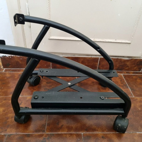 Metal tower base used with wheels