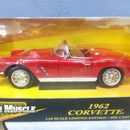 Chevrolet Corvette 1962 Metal Model Scale 1:18 New