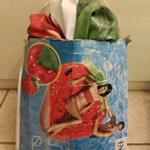 Intex inflatable strawberry pool float like new 168cm