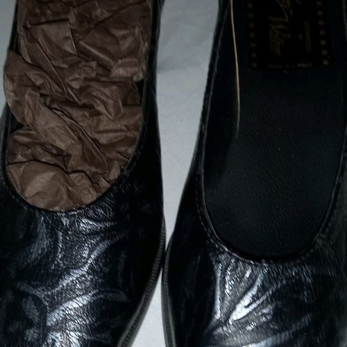 Tony Walker women's shoes new, size 37, black with embossed gray pattern