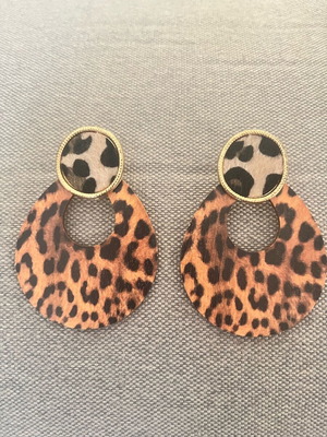 Leopard earrings like new, multicolored