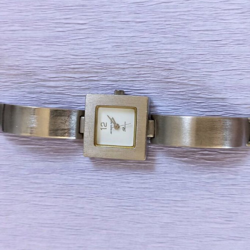 Jacques Farel watch set used with bracelet and Q&Q stand