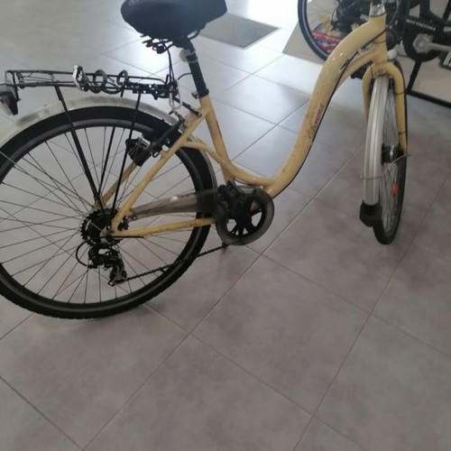 Matrix Donna 28'' city bike used with Shimano and Abus lock