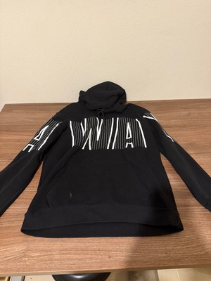 Bershka μαύρο hoodie S με λευκά σχέδια