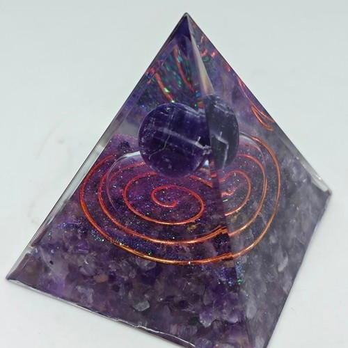 Orgonite Energy Pyramid with Natural Amethyst like new