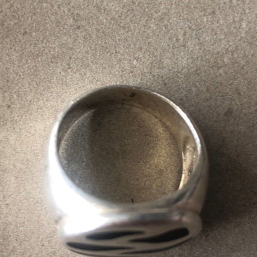 Silver 925 solid ring used in excellent condition