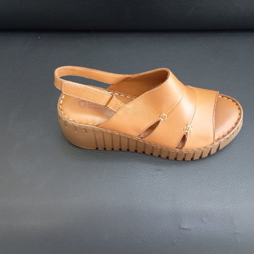 Platform sandals new, genuine leather inside and out, tan color