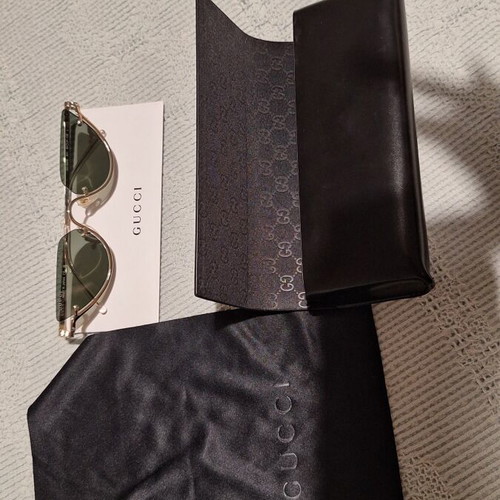 Gucci sunglasses, black
