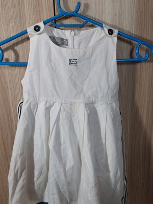 Guy Laroche dress used for 4 years old, white and blue
