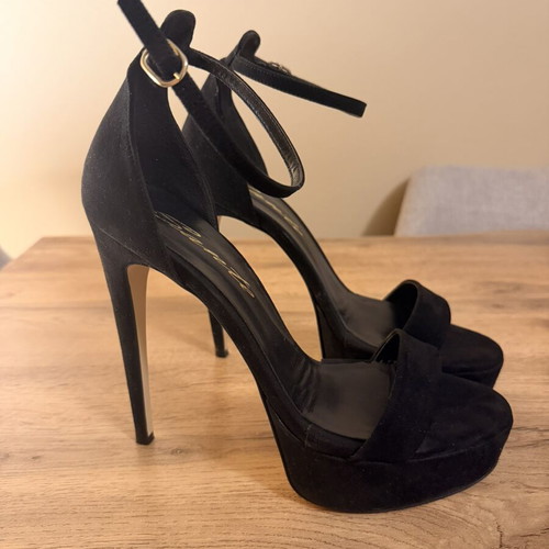 Sante sandals like new, size 39, black