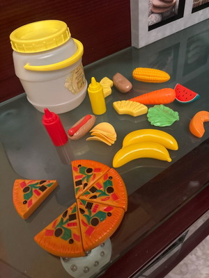 Kids Food Play Set like new for Creative Role Play
