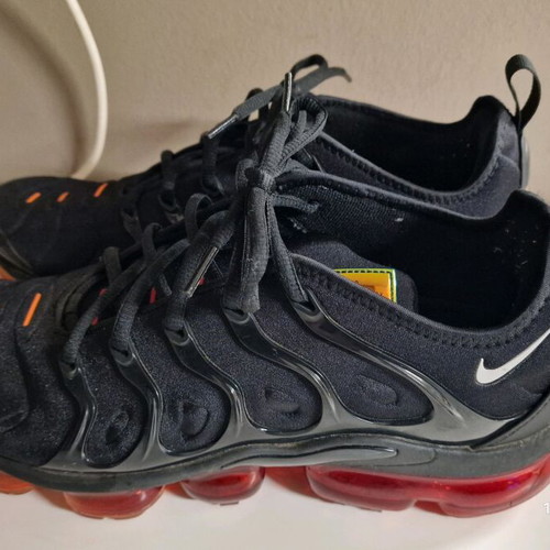 Nike Vapormax Plus athletic shoes like new, size 45.5, black
