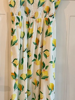 Sinsay dress with yellow lemon print, size L