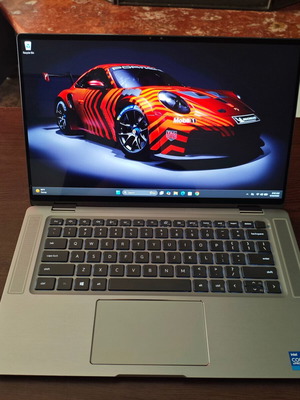 Dell Latitude 9520 Laptop 2-in-1 Core i7 16GB DDR4 512GB SSD Iris Xe Graphics σαν καινούργιο