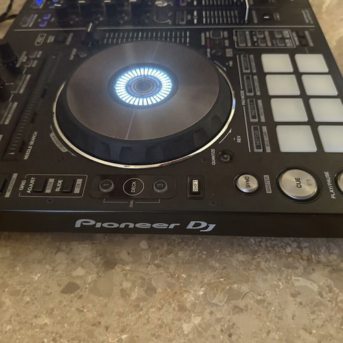 Pioneer DDJ RX DJ Controller like new with Magma Backpack