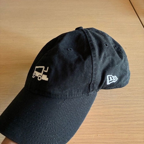 New Era baseball cap black like new with minimal white embroidered logo