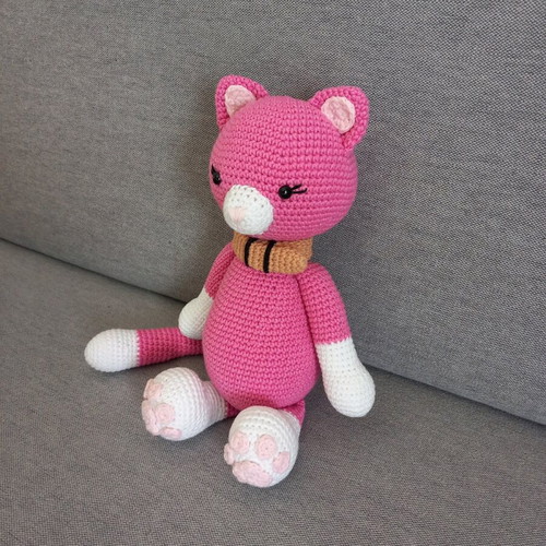 Handmade cat doll new, cotton yarn, 30cm